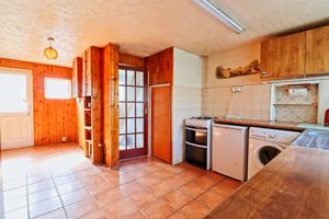 Kitchen- click for photo gallery